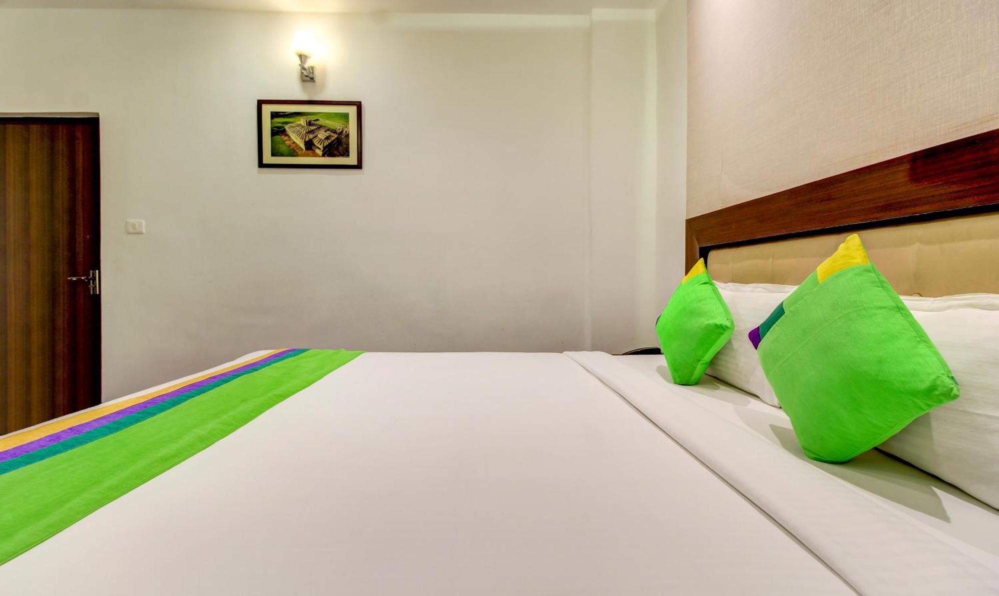 Treebo The Sai Leela Suites R T Nagar Bangalore Luaran gambar