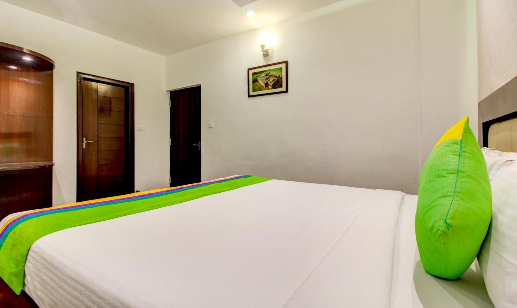 Treebo The Sai Leela Suites R T Nagar Bangalore Luaran gambar